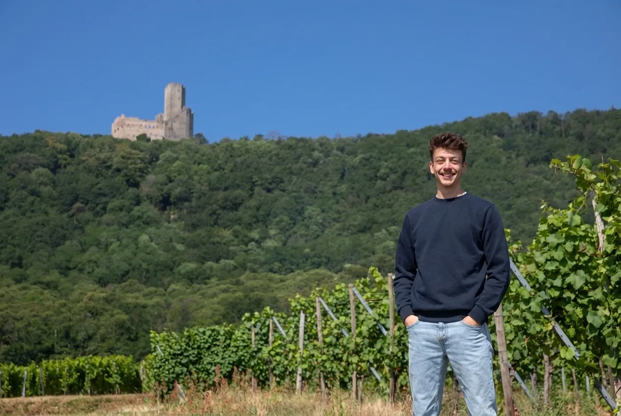 Valentin, vigneron d'Aubach, dans les vignes de Scherwiller